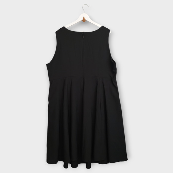 Torrid Dress Women 24 Black At The Knee Studio Refined Crepe Skater Babydoll New - Picture 2 of 8